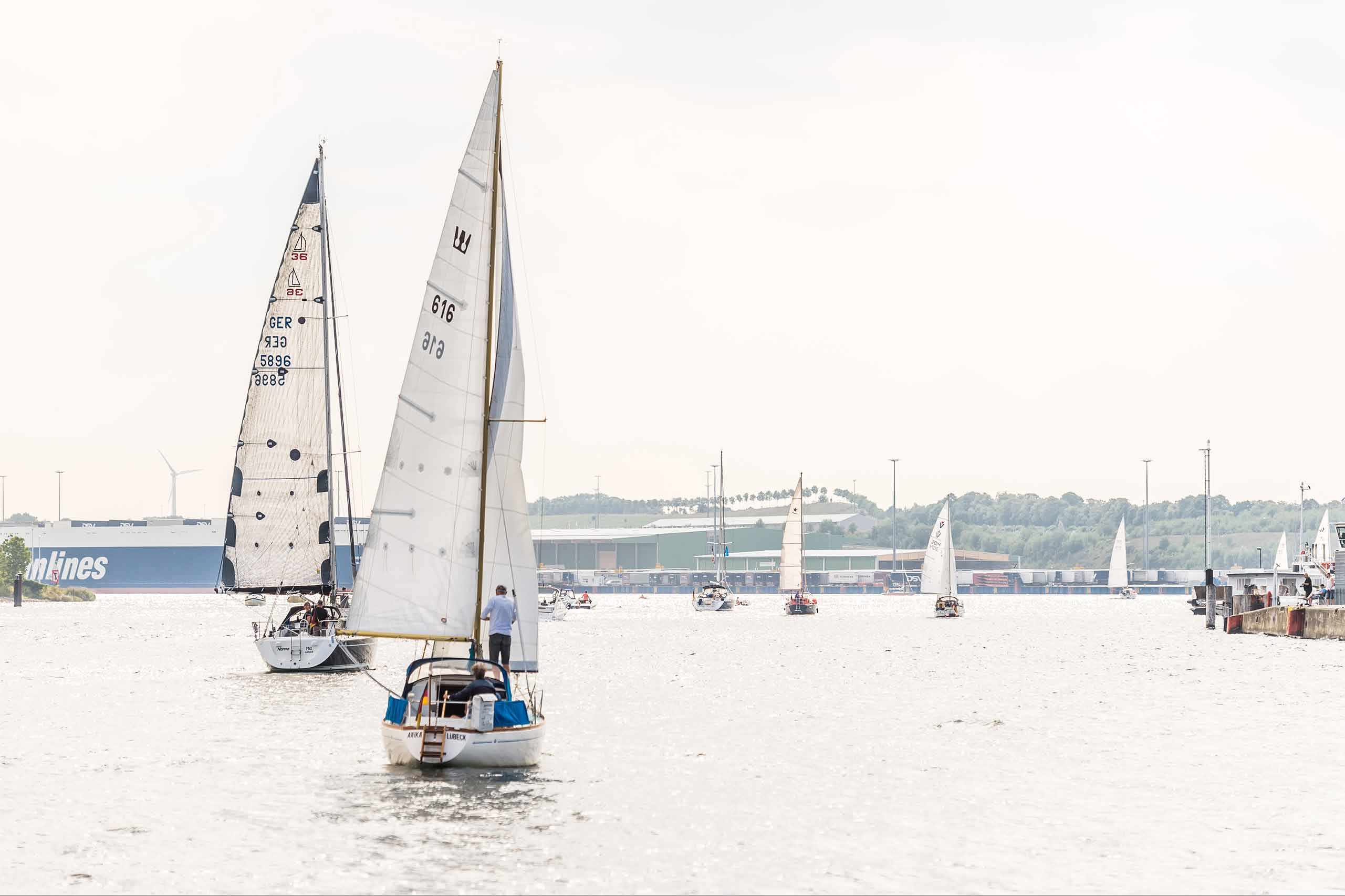 Segelboote auf dem Wasser