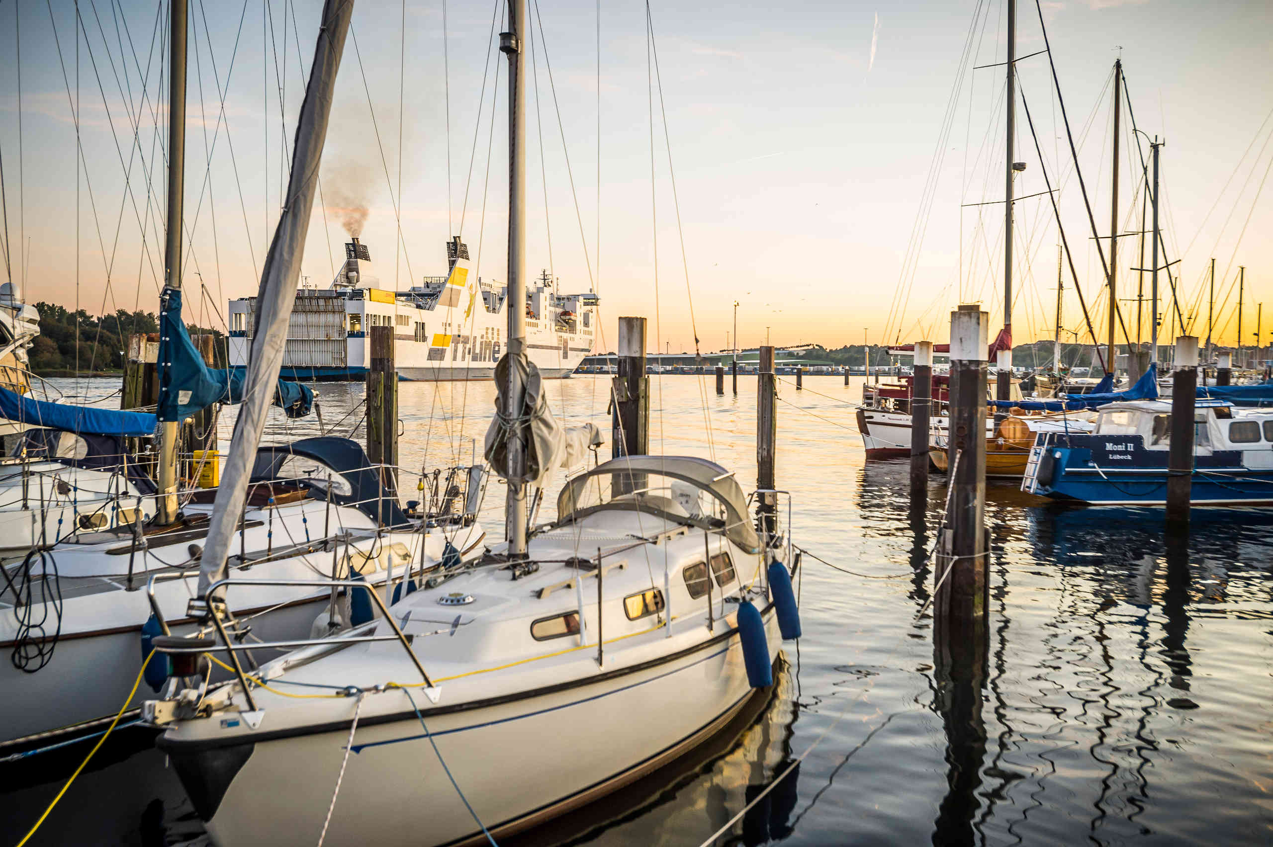Fischereihafen mit der TT-Line
