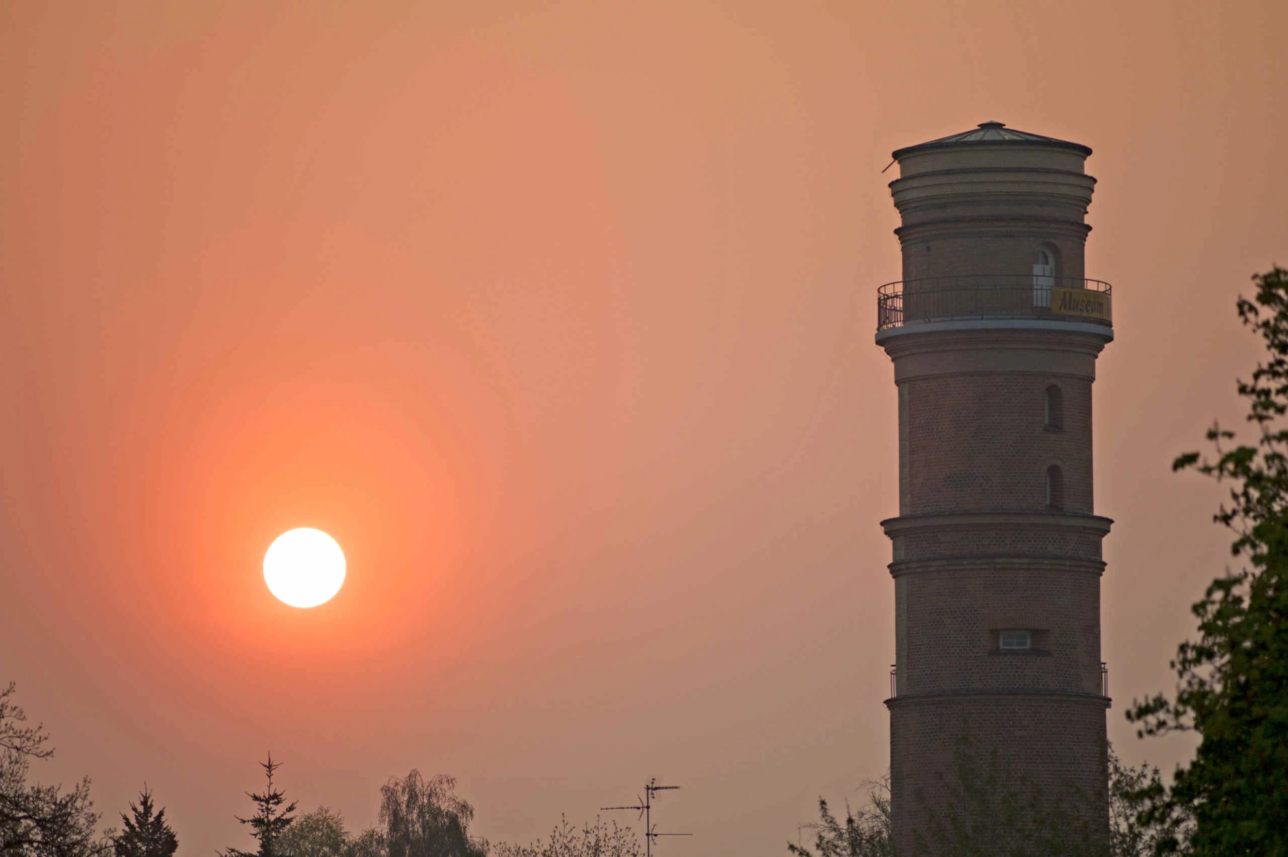 Leuchtturm in Travemünde bei Sonnenaufgang